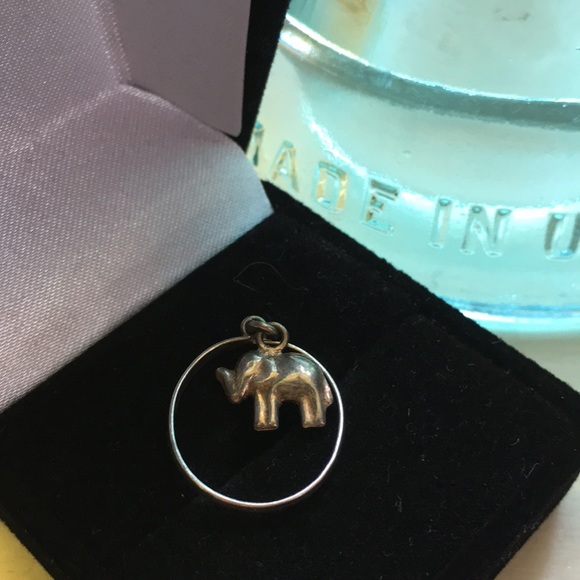 Vintage Sterling Elephant Charm Ring - Picture 4 of 5